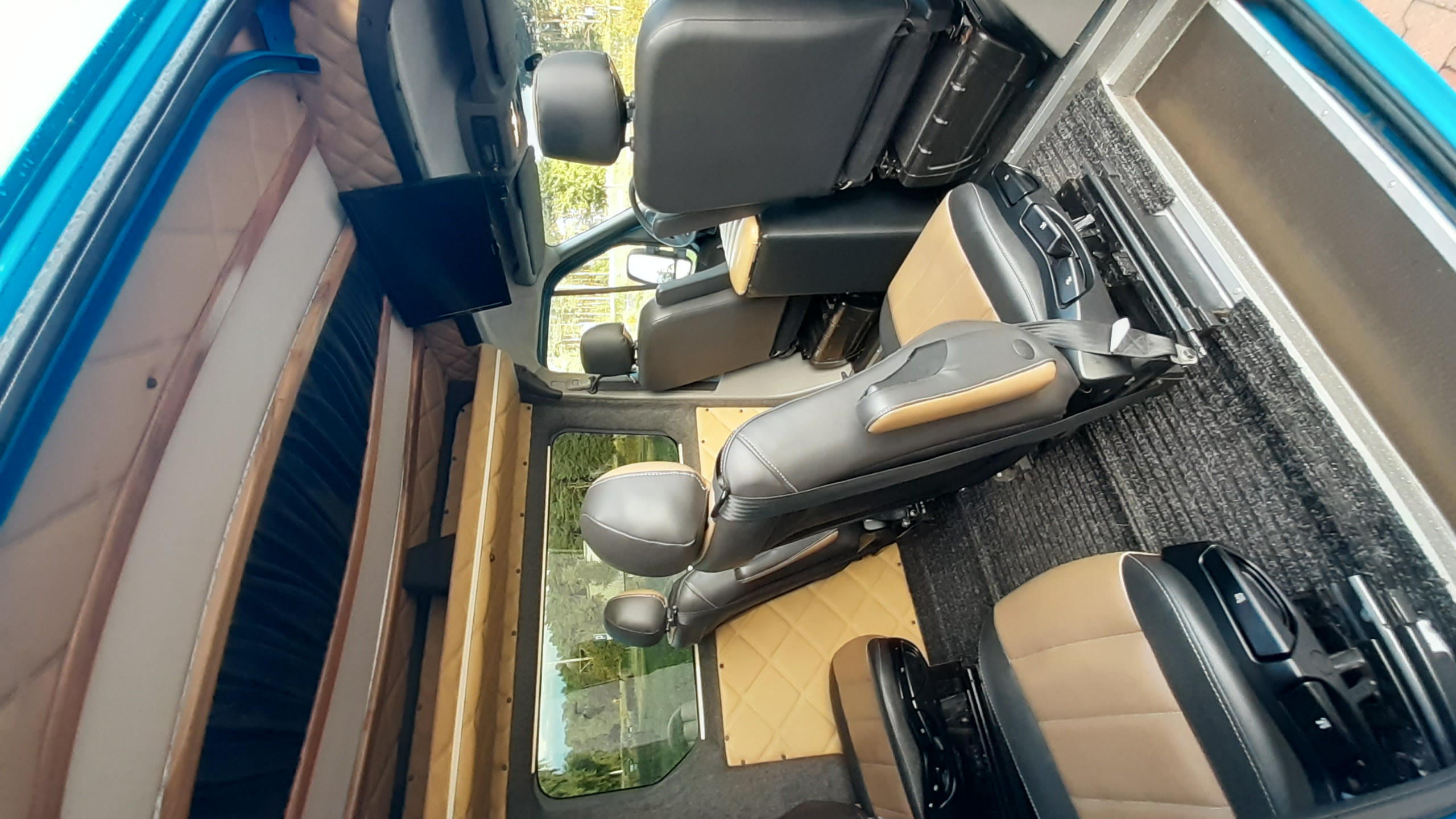 Przewozy autokarowe Toruń - Wynajem mini busów i autobusów